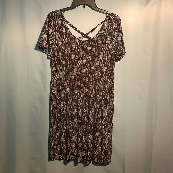 Women’s Black & Beige Ikat Print Dress Short Sleeve Cross Back Casual Boho Style - Picture 1 of 4